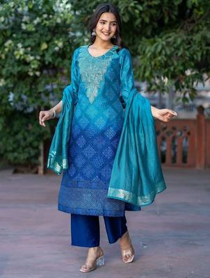 Women Ethnic Motifs Printed Regular Sequinned Kurta with Trousers & With Dupatta 5