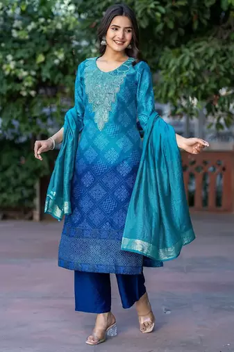 Women Ethnic Motifs Printed Regular Sequinned Kurta with Trousers & With Dupatta