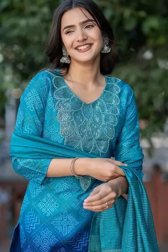 Women Ethnic Motifs Printed Regular Sequinned Kurta with Trousers & With Dupatta