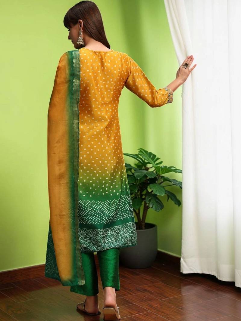 Women Bandhani Dyed Regular Thread Work Kurta with Trousers & With Dupatta