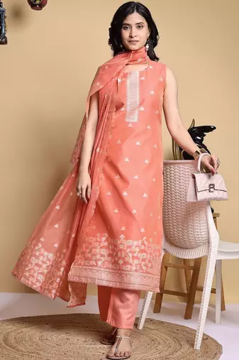 Women Ethnic Motifs Printed Regular Kurta with Trousers & With Dupatta