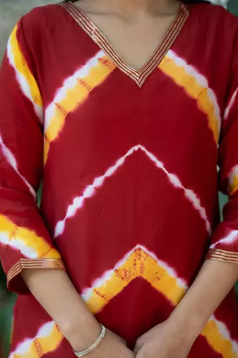 Women Dyed Regular Pure Silk Kurta with Trousers & With Dupatta