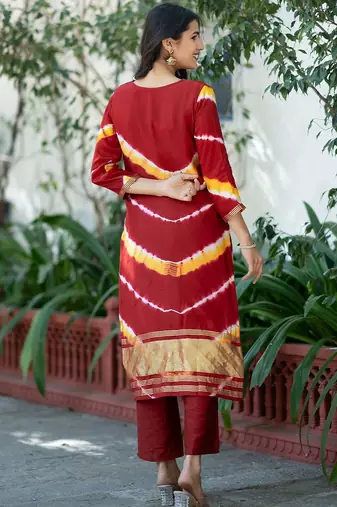Women Dyed Regular Pure Silk Kurta with Trousers & With Dupatta