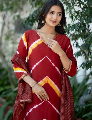 Women Dyed Regular Pure Silk Kurta with Trousers & With Dupatta 6