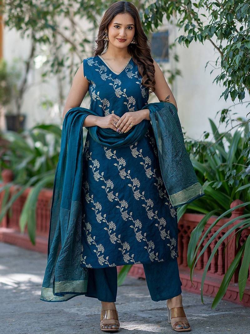 Floral Printed V-Neck Pure Silk Straight Kurta With Trousers & Dupatta