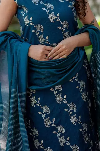 Floral Printed V-Neck Pure Silk Straight Kurta With Trousers & Dupatta