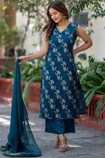 Floral Printed V-Neck Pure Silk Straight Kurta With Trousers & Dupatta