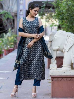 Floral Printed Round Neck Pure Silk Jacquard Straight Kurta with Trousers & Dupatta 1