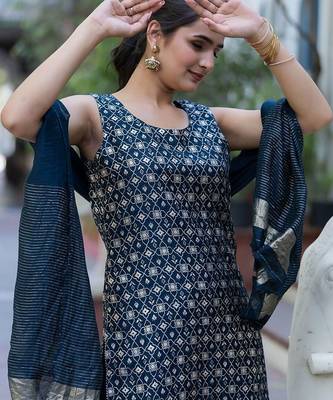 Floral Printed Round Neck Pure Silk Jacquard Straight Kurta with Trousers & Dupatta 2