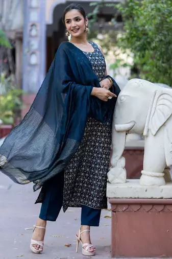 Floral Printed Round Neck Pure Silk Jacquard Straight Kurta with Trousers & Dupatta