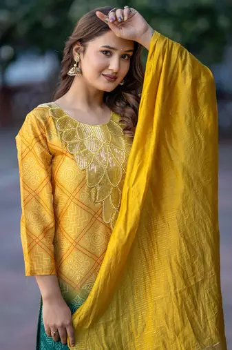 Women Dyed Kurta with Palazzo & Dupatta