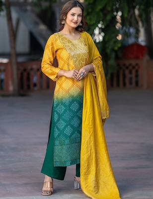 Women Dyed Kurta with Palazzo & Dupatta 5
