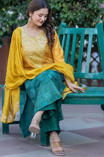 Women Dyed Kurta with Palazzo & Dupatta