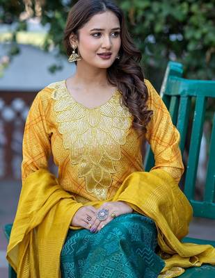 Women Dyed Kurta with Palazzo & Dupatta 7