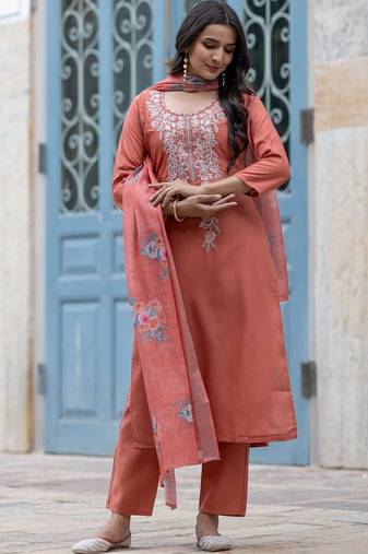 Women Floral Embroidered Regular Thread Work Kurta with Trousers & With Dupatta