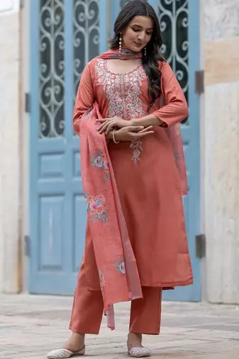Women Floral Embroidered Regular Thread Work Kurta with Trousers & With Dupatta