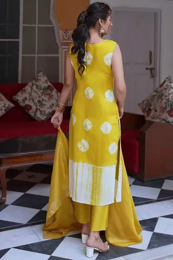 Shibori Dyed V-Neck Pure Silk Straight Kurta with Trousers & Dupatta