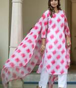 Floral Printed Regular Kurta with Trousers & With Dupatta