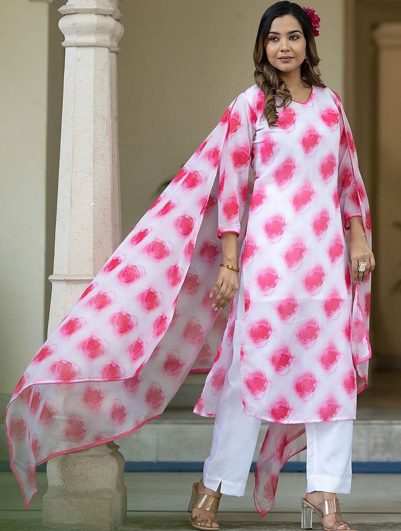 Floral Printed Regular Kurta with Trousers & With Dupatta
