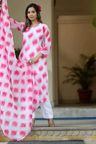 Floral Printed Regular Kurta with Trousers & With Dupatta