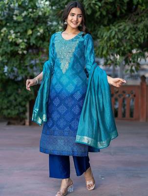 Bandhani Printed Sequinned Round Neck Kurta with Trousers & Dupatta 3