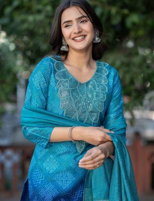 Bandhani Printed Sequinned Round Neck Kurta with Trousers & Dupatta 6