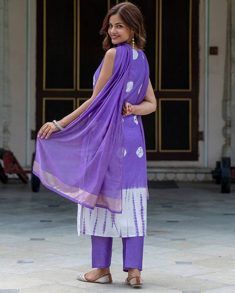 Women Dyed Regular Pure Silk Kurta with Trousers & With Dupatta