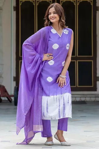 Women Dyed Regular Pure Silk Kurta with Trousers & With Dupatta