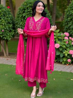 Women Ethnic Motifs Embroidered Panelled Thread Work Chanderi Silk Kurta with Trousers & With Dupatta 1