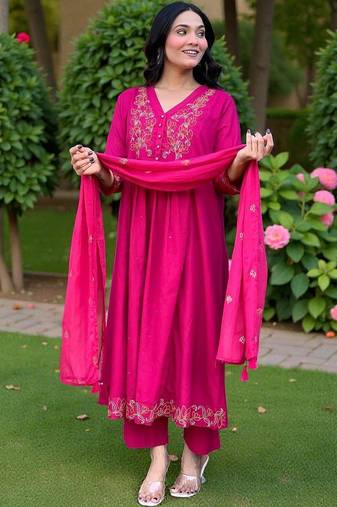 Women Ethnic Motifs Embroidered Panelled Thread Work Chanderi Silk Kurta with Trousers & With Dupatta