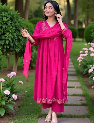 Women Ethnic Motifs Embroidered Panelled Thread Work Chanderi Silk Kurta with Trousers & With Dupatta 5