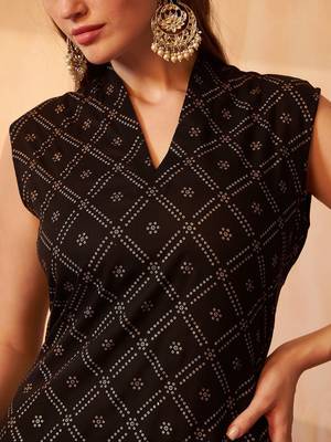 Bandhani Printed Zari V-Neck Sleeveless Straight Kurta With Palazzo 2