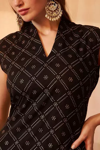 Bandhani Printed Zari V-Neck Sleeveless Straight Kurta With Palazzo