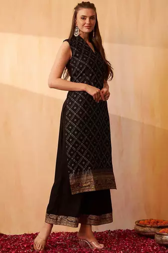 Bandhani Printed Zari V-Neck Sleeveless Straight Kurta With Palazzo