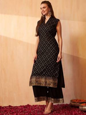 Bandhani Printed Zari V-Neck Sleeveless Straight Kurta With Palazzo 4