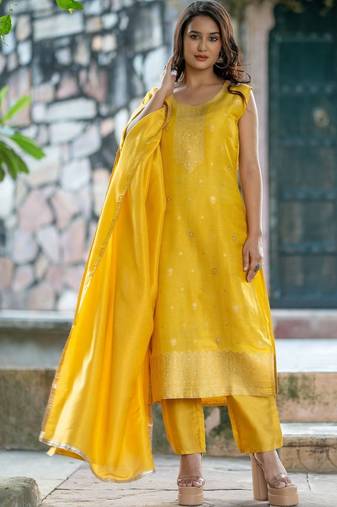 Women Ethnic Motifs Regular Gotta Patti Pure Silk Kurta with Trousers & With Dupatta
