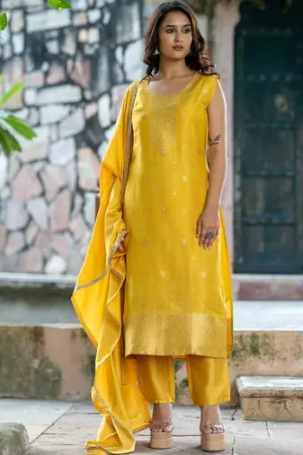 Women Ethnic Motifs Regular Gotta Patti Pure Silk Kurta with Trousers & With Dupatta