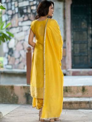 Women Ethnic Motifs Regular Gotta Patti Pure Silk Kurta with Trousers & With Dupatta 4