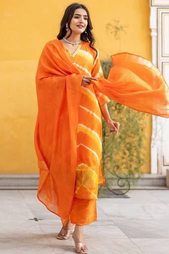 Women Dyed Regular Pure Silk Kurta with Trousers & With Dupatta