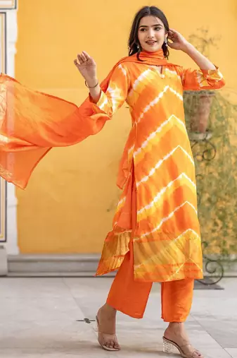 Women Dyed Regular Pure Silk Kurta with Trousers & With Dupatta