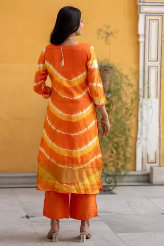 Women Dyed Regular Pure Silk Kurta with Trousers & With Dupatta