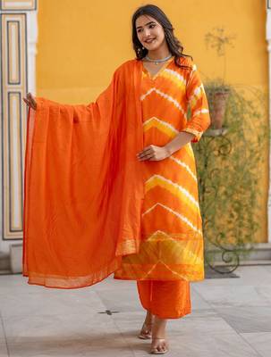 Women Dyed Regular Pure Silk Kurta with Trousers & With Dupatta 5