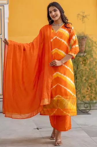 Women Dyed Regular Pure Silk Kurta with Trousers & With Dupatta