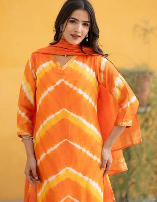 Women Dyed Regular Pure Silk Kurta with Trousers & With Dupatta 7