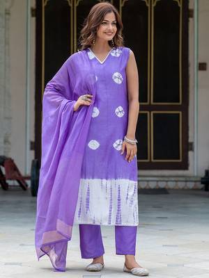 Women Bandhani Dyed Regular Aari Work Pure Silk Kurta with Trousers & With Dupatta 1