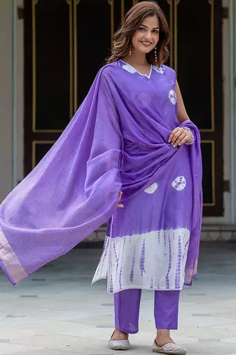 Women Bandhani Dyed Regular Aari Work Pure Silk Kurta with Trousers & With Dupatta