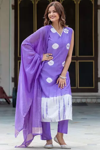 Women Bandhani Dyed Regular Aari Work Pure Silk Kurta with Trousers & With Dupatta