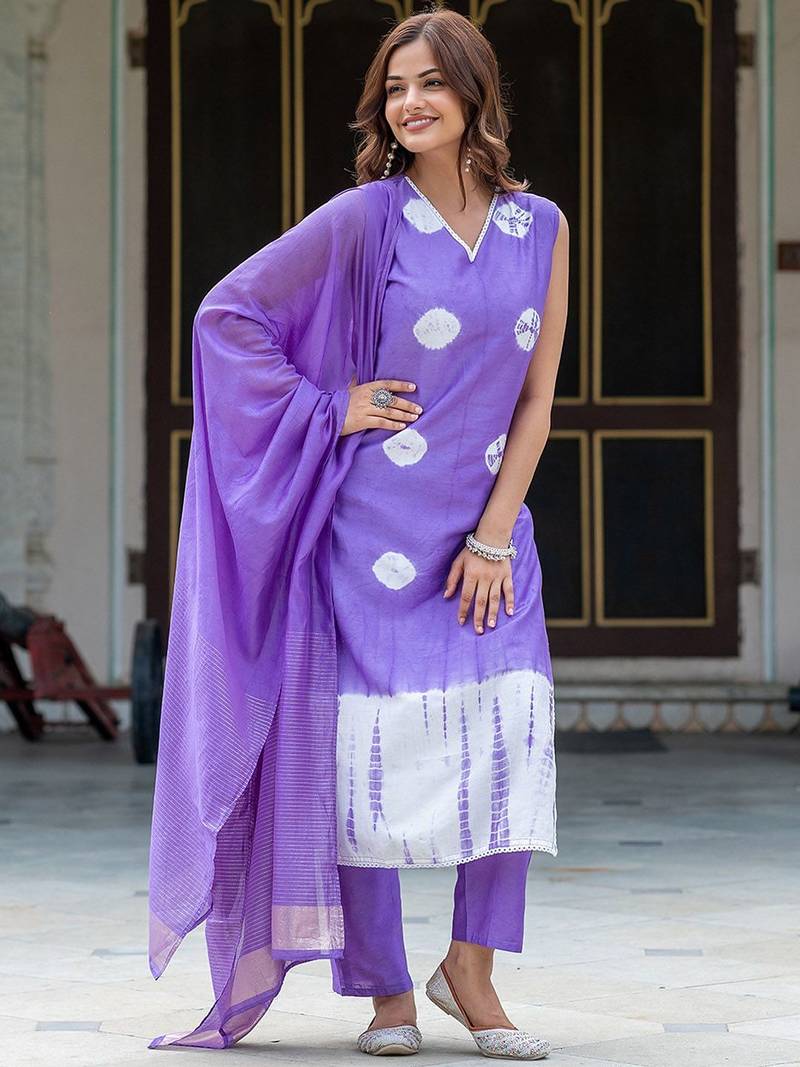 Women Bandhani Dyed Regular Aari Work Pure Silk Kurta with Trousers & With Dupatta