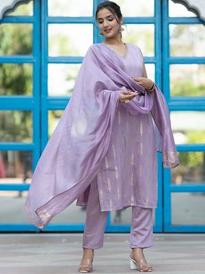 Floral Woven Design Regular Gotta Patti Pure Silk Kurta With Trousers & Dupatta 3