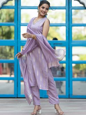 Floral Woven Design Regular Gotta Patti Pure Silk Kurta With Trousers & Dupatta 4